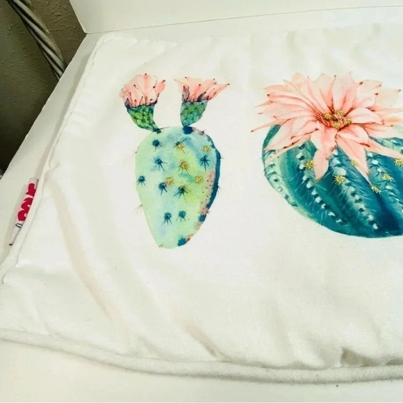Le Pouf Pillow Cover Canvas 11 In. x 19 In. Flowering Cactus Zip Closure - Picture 3 of 11